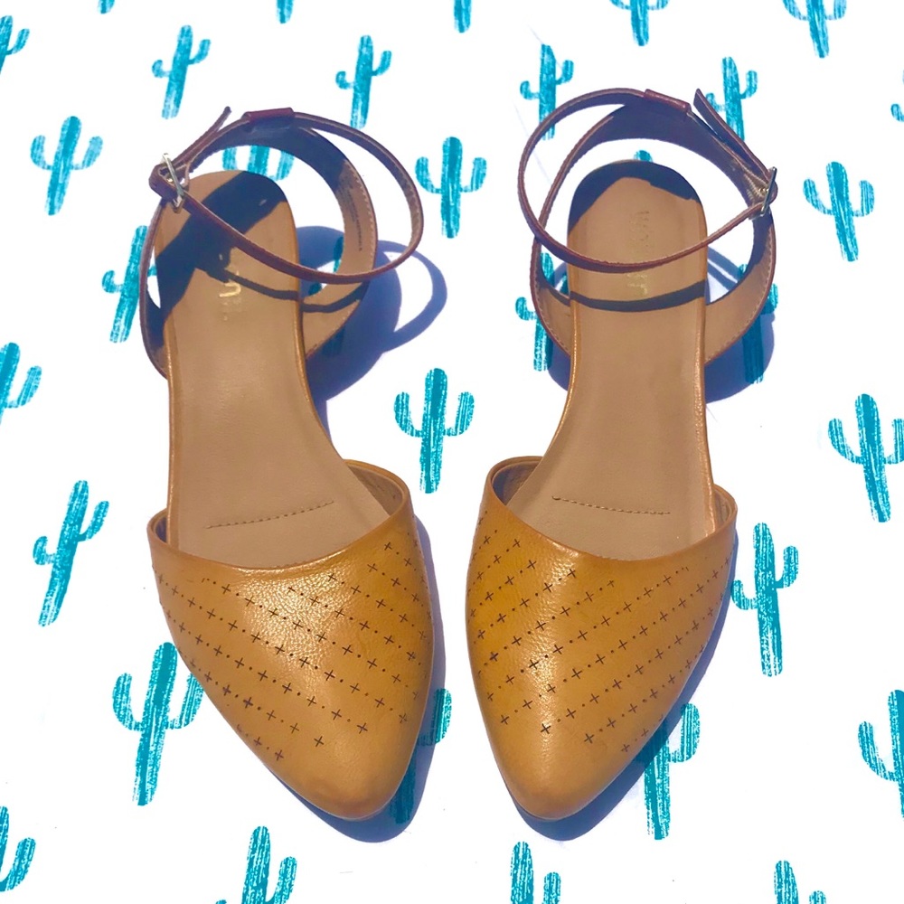 Retro Mustard Yellow Low Wedges